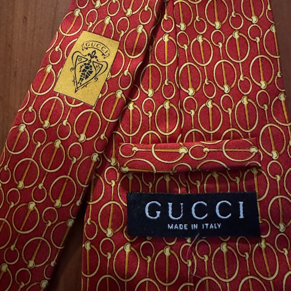 Gucci Red and Gold Chain Motif Tie